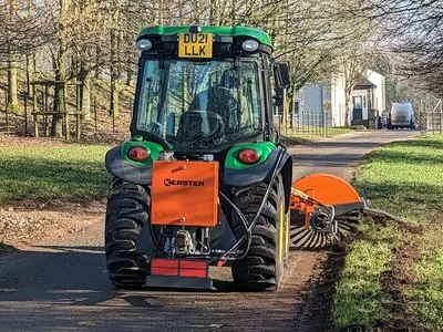 Edging verges without the clean up on a John Deere 3039R - Cover Image